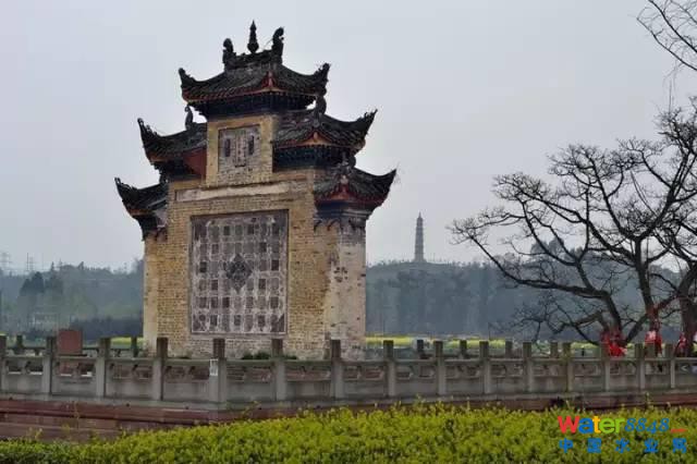 @100ЇеQ ȻЁ^